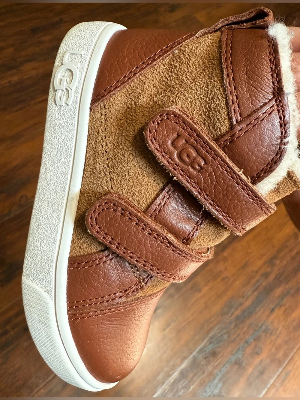 UGG Rennon II Chestnut Suede Leather High Top Sneakers Toddler size 8